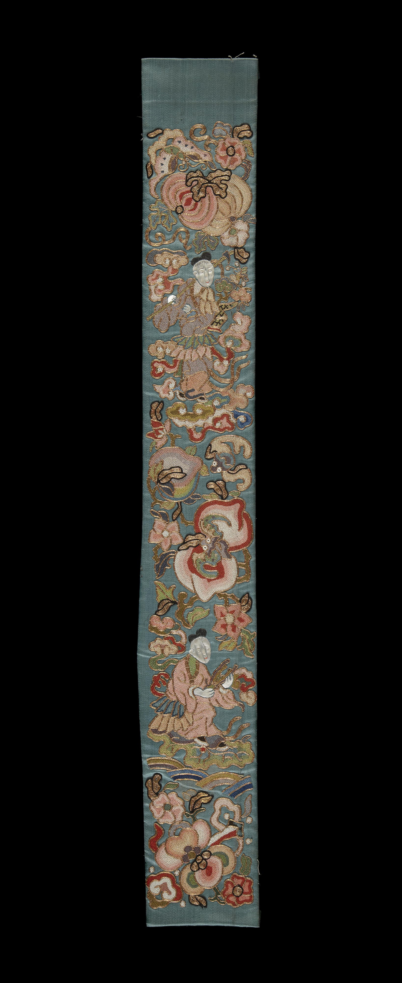 Chines sleeveband. figures